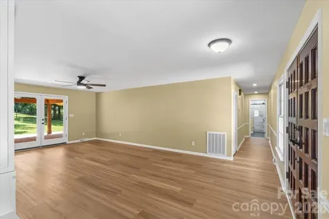 4024 Wandering Lane NE Hickory NC 28601