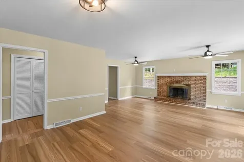 4024 Wandering Lane NE Hickory NC 28601