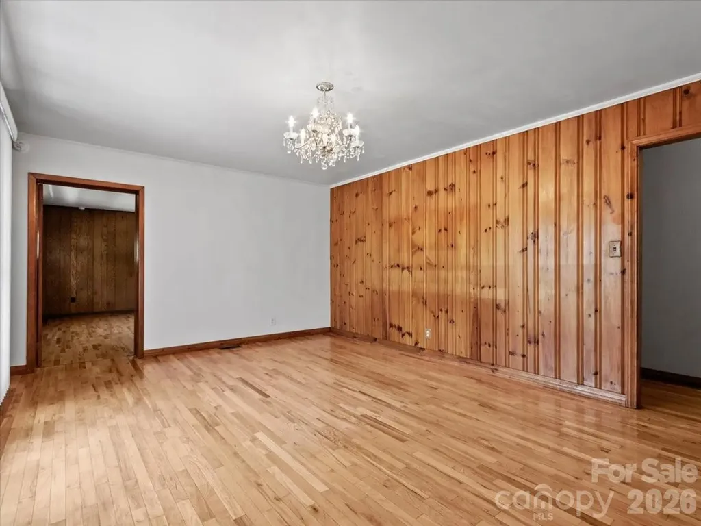 39 Hawthorne Lane Burnsville NC 28714