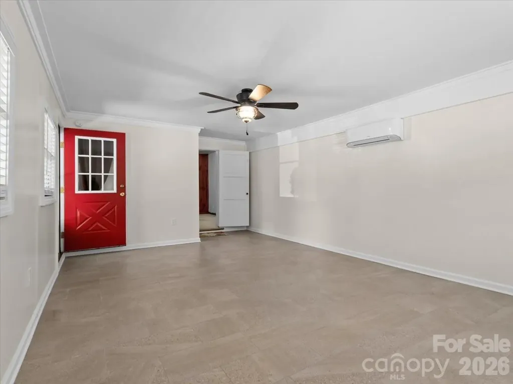 39 Hawthorne Lane Burnsville NC 28714
