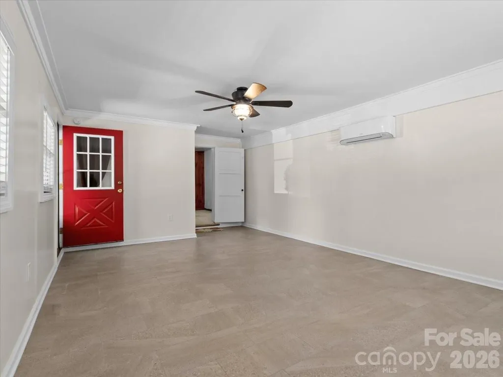39 Hawthorne Lane Burnsville NC 28714