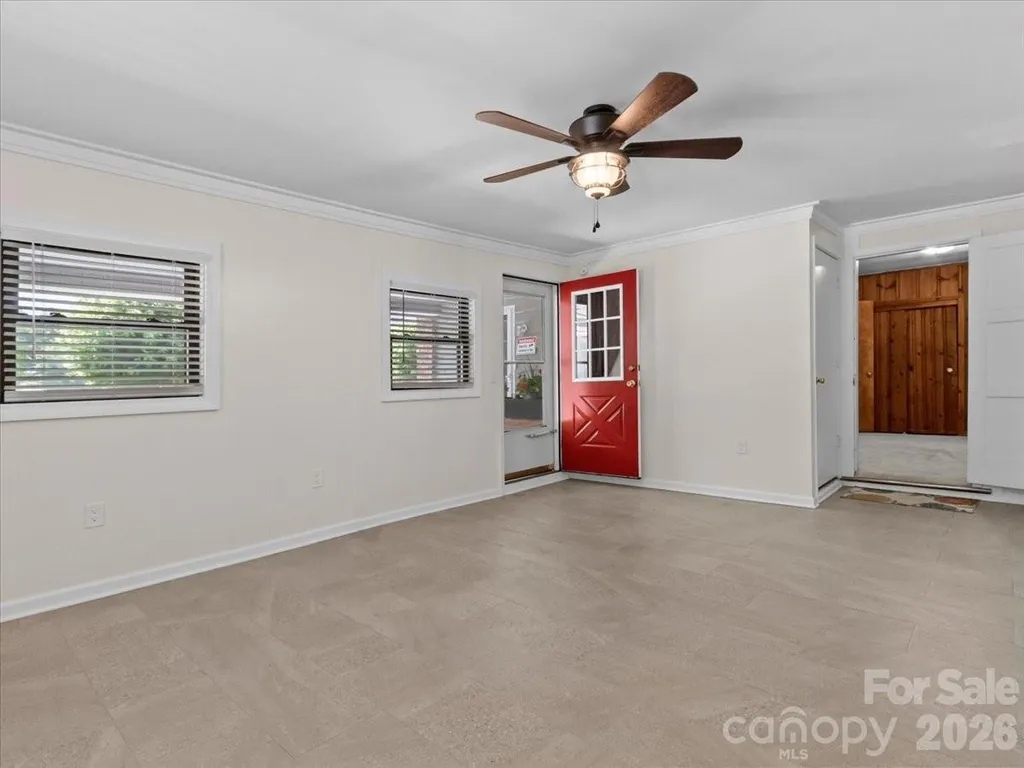 39 Hawthorne Lane Burnsville NC 28714