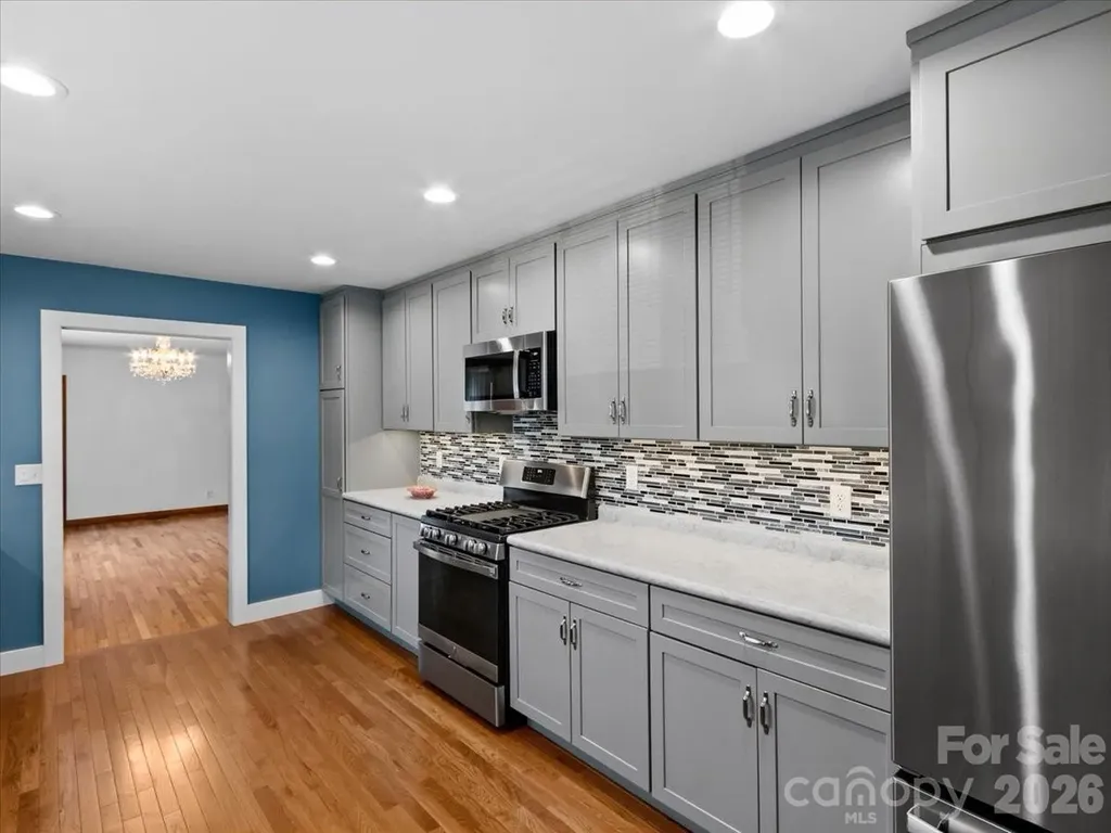39 Hawthorne Lane Burnsville NC 28714