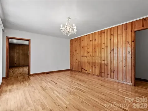 39 Hawthorne Lane Burnsville NC 28714