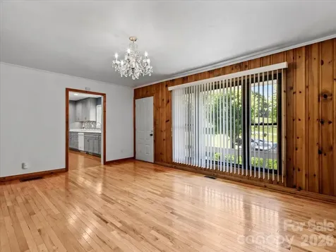 39 Hawthorne Lane Burnsville NC 28714