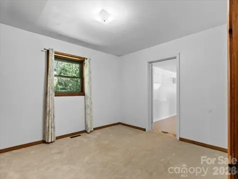 39 Hawthorne Lane Burnsville NC 28714