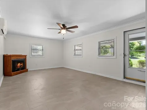 39 Hawthorne Lane Burnsville NC 28714