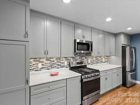 39 Hawthorne Lane Burnsville NC 28714