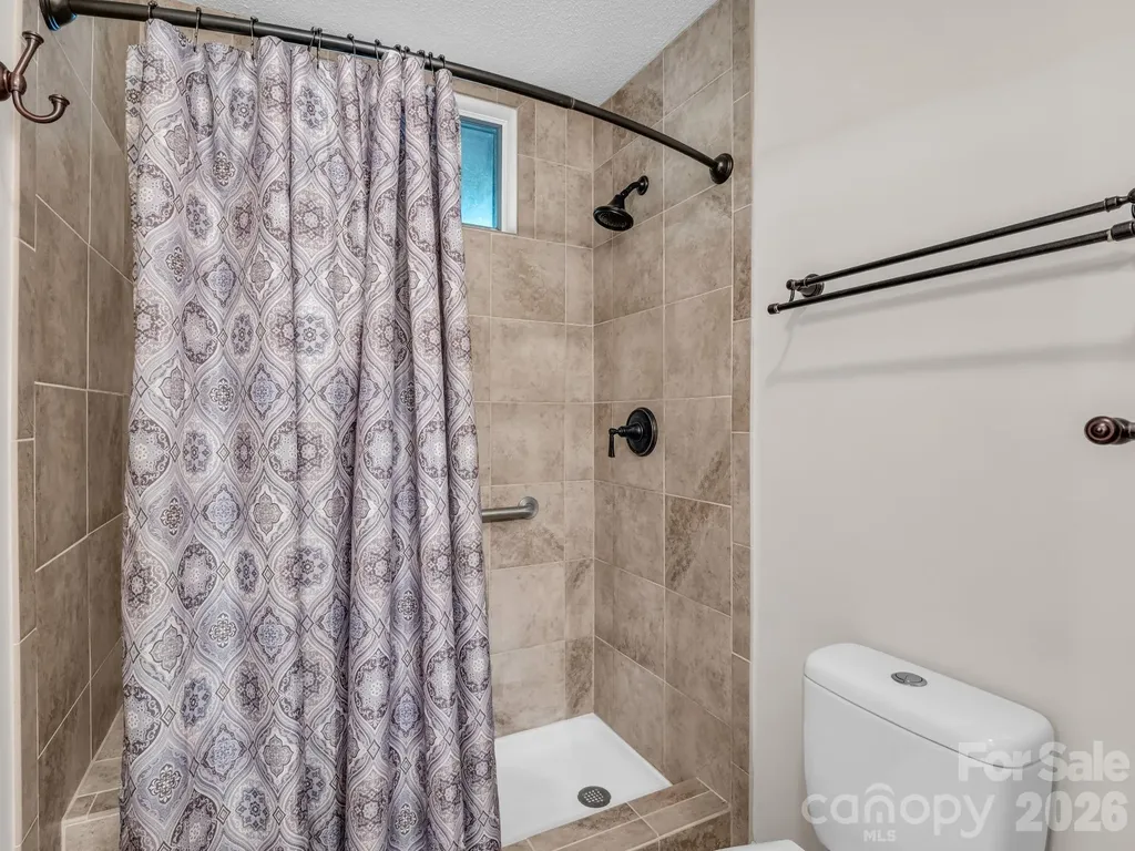 156 Deer Run Hendersonville NC 28739