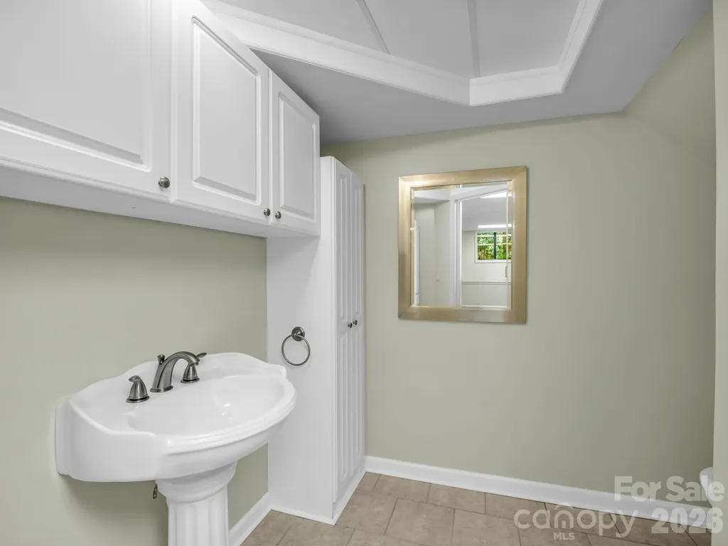 156 Deer Run Hendersonville NC 28739
