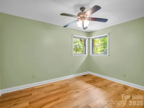156 Deer Run Hendersonville NC 28739