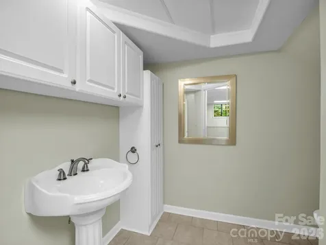 156 Deer Run Hendersonville NC 28739