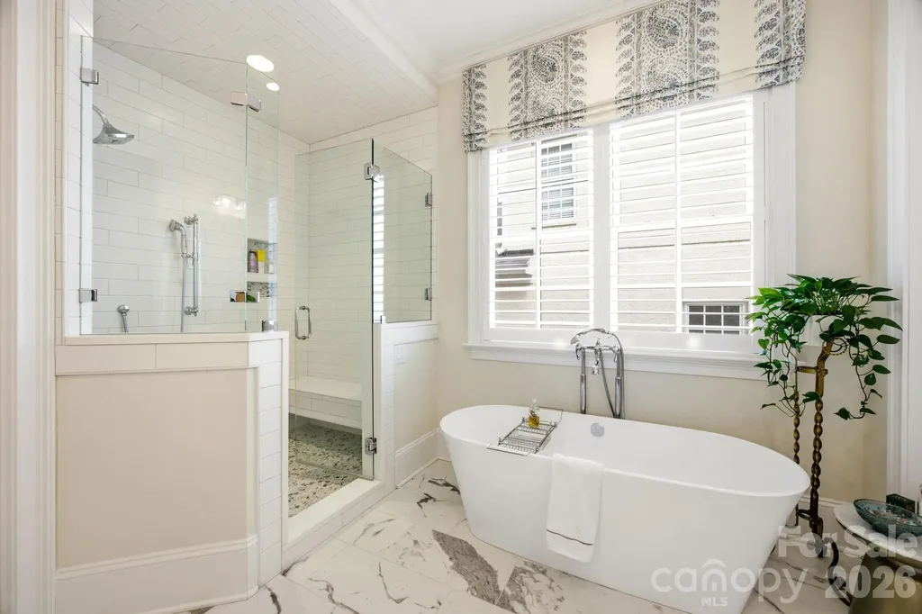 6834 Providence Lane W Charlotte NC 28226