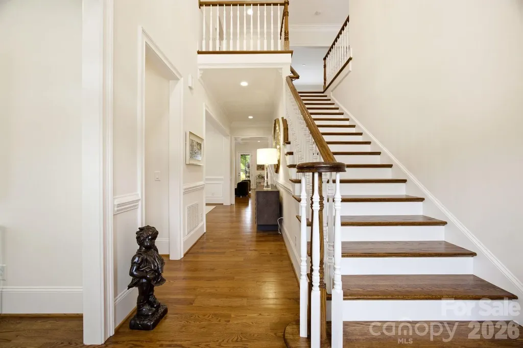 6834 Providence Lane W Charlotte NC 28226