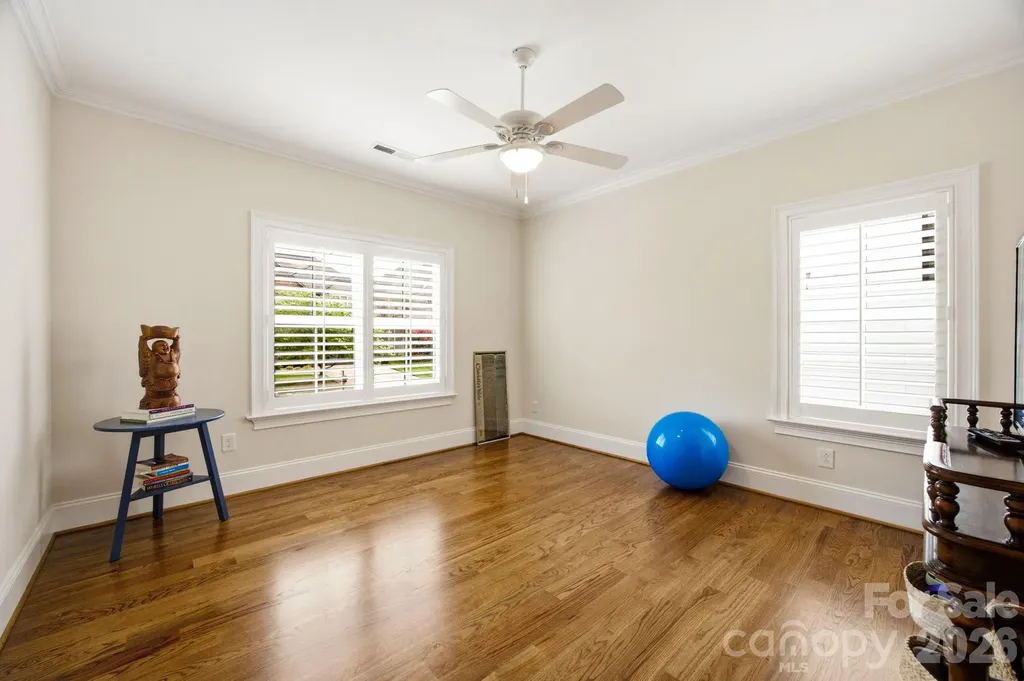 6834 Providence Lane W Charlotte NC 28226