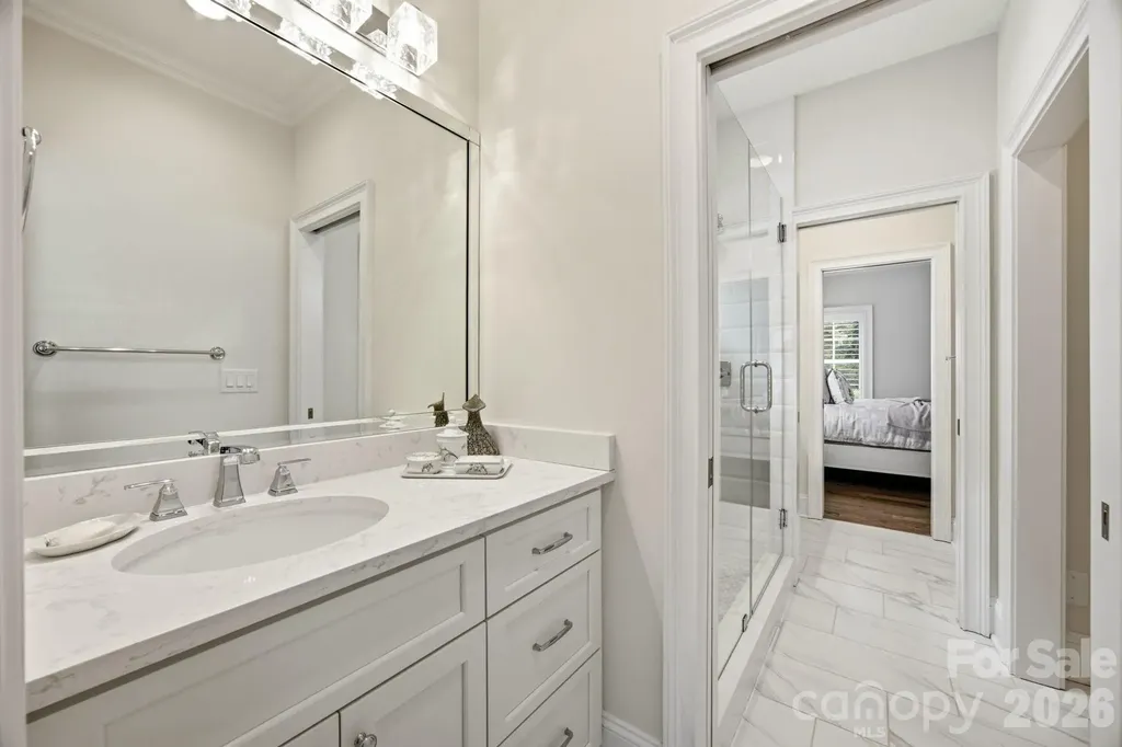 6834 Providence Lane W Charlotte NC 28226