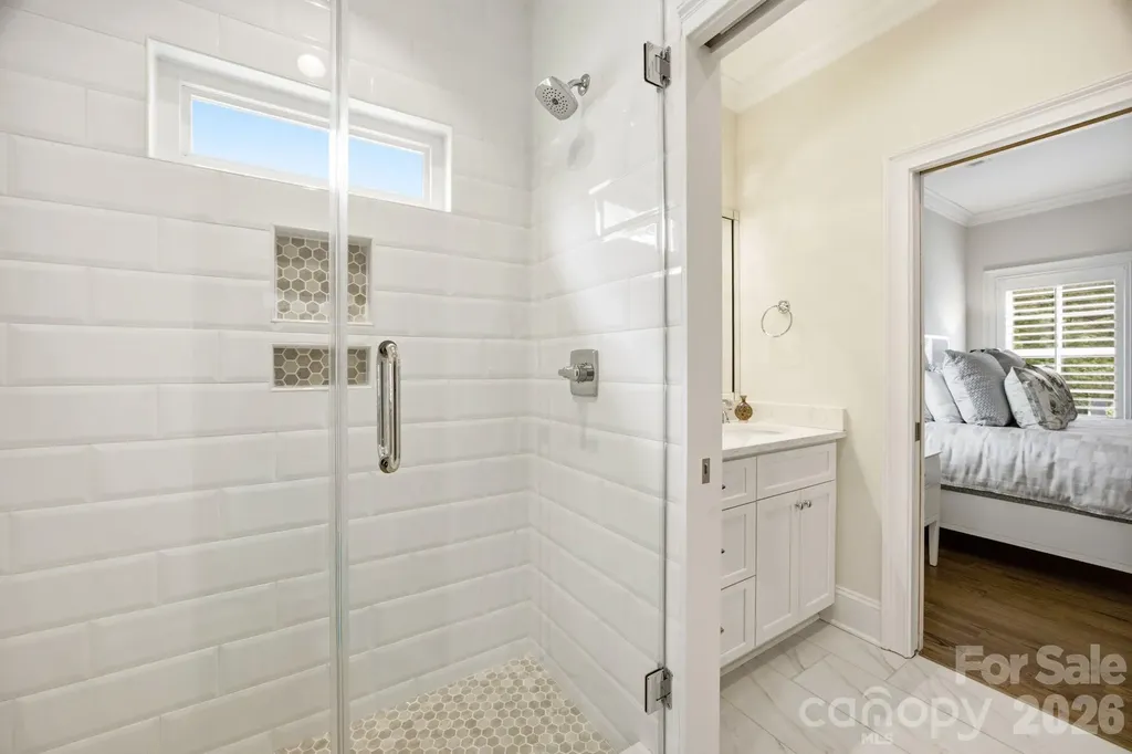 6834 Providence Lane W Charlotte NC 28226