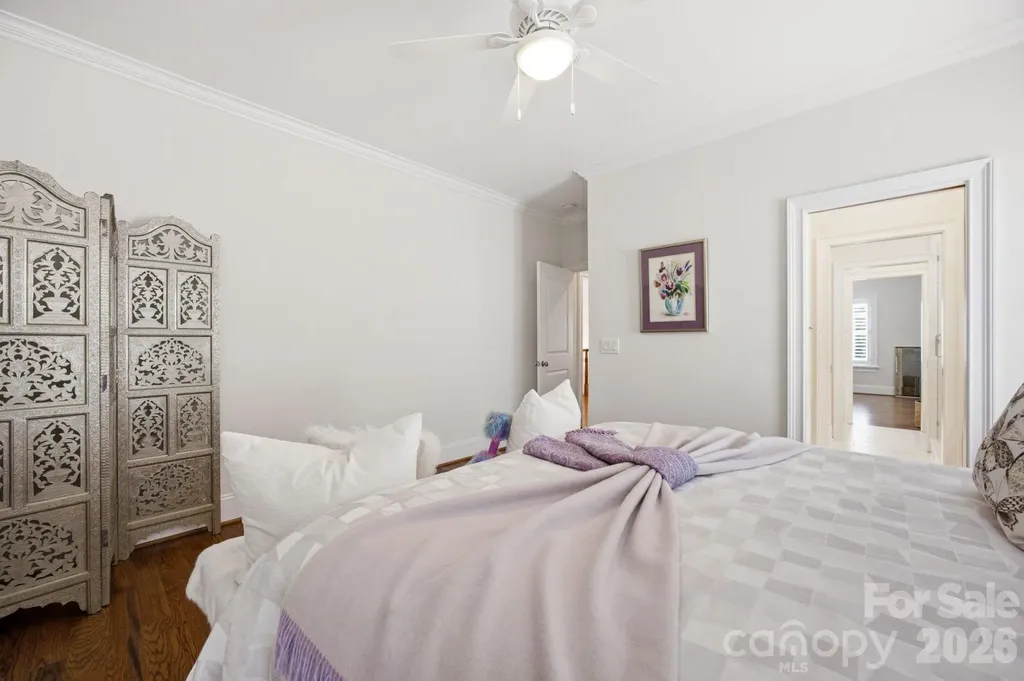 6834 Providence Lane W Charlotte NC 28226