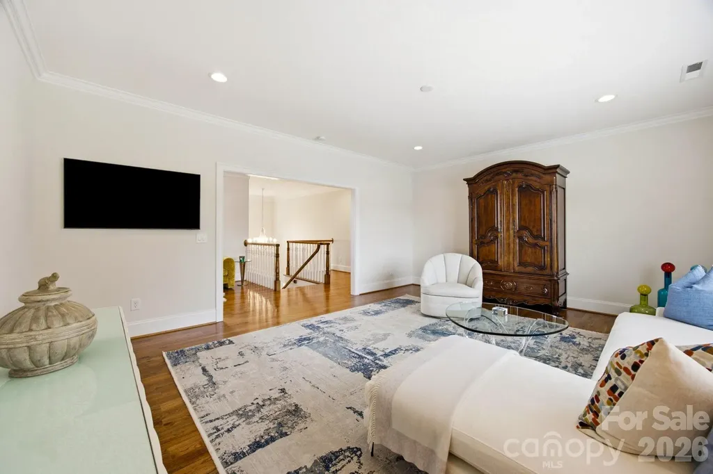 6834 Providence Lane W Charlotte NC 28226