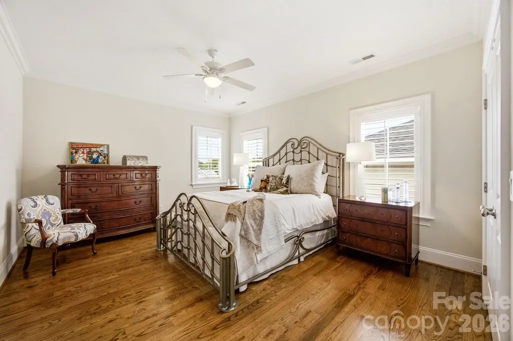 6834 Providence Lane W Charlotte NC 28226