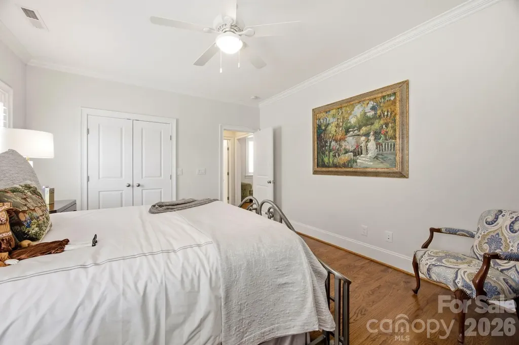 6834 Providence Lane W Charlotte NC 28226