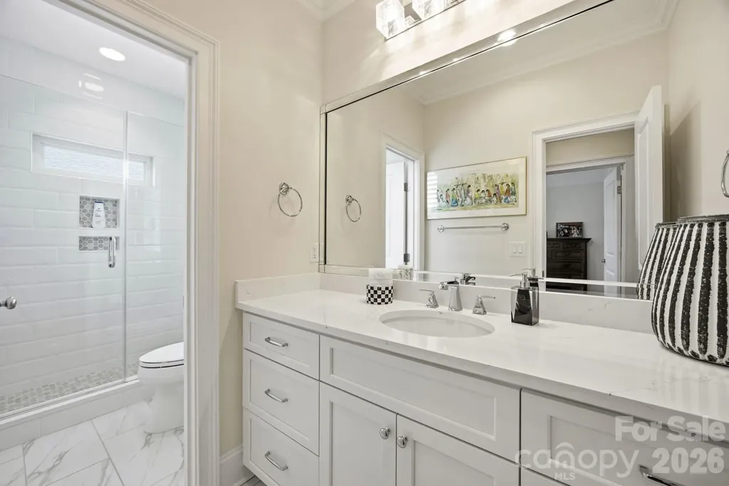 6834 Providence Lane W Charlotte NC 28226