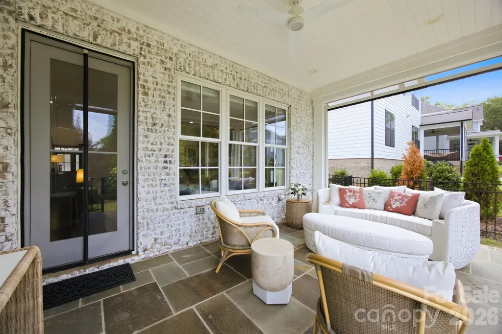 6834 Providence Lane W Charlotte NC 28226