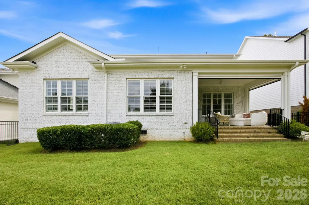 6834 Providence Lane W Charlotte NC 28226
