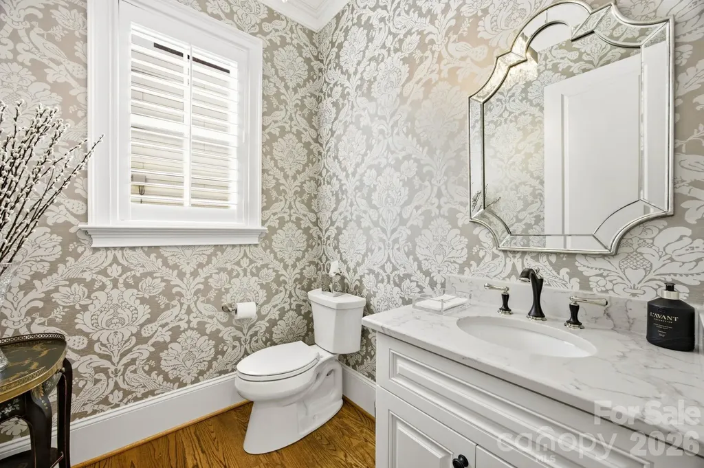 6834 Providence Lane W Charlotte NC 28226