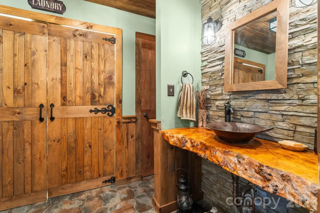640 Knollwood Drive Boone NC 28607