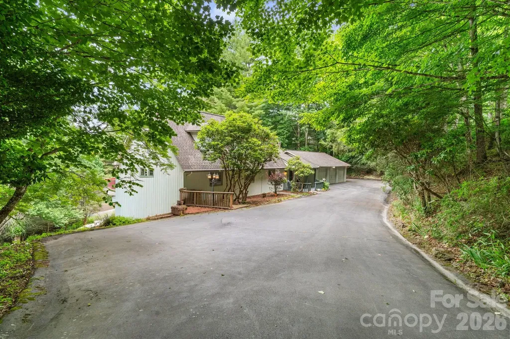 640 Knollwood Drive Boone NC 28607