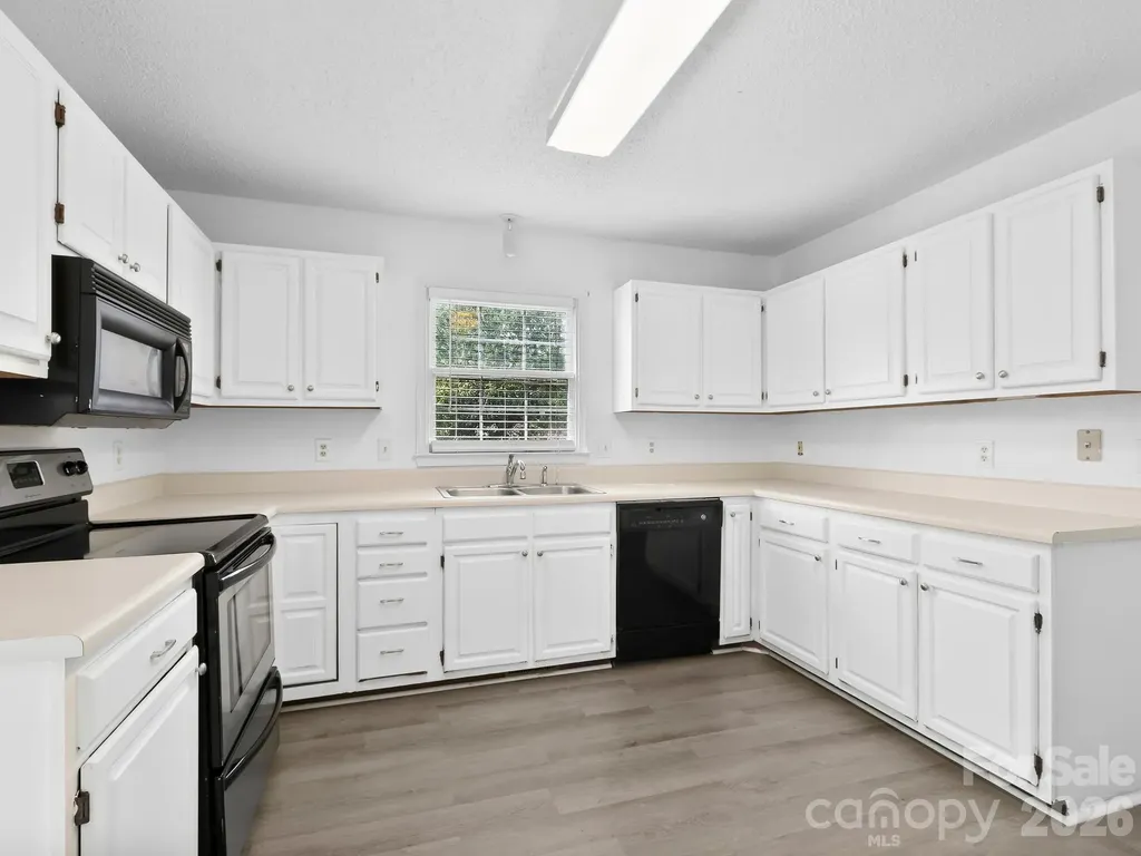 1 Strathmore Drive Arden NC 28704