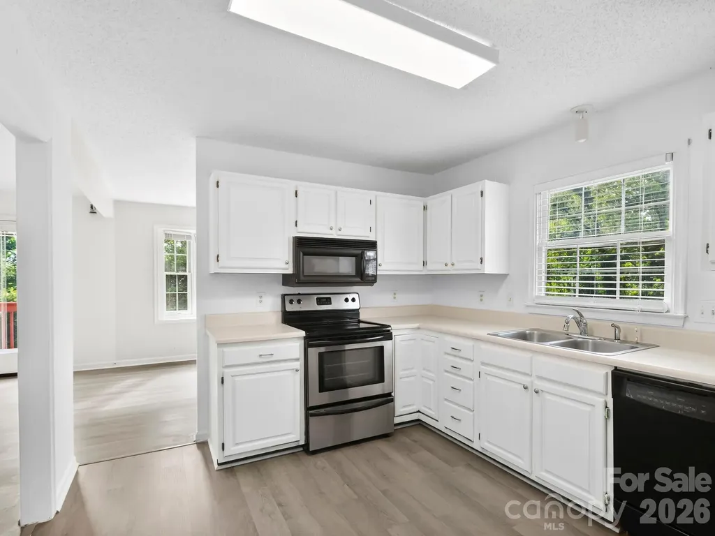1 Strathmore Drive Arden NC 28704