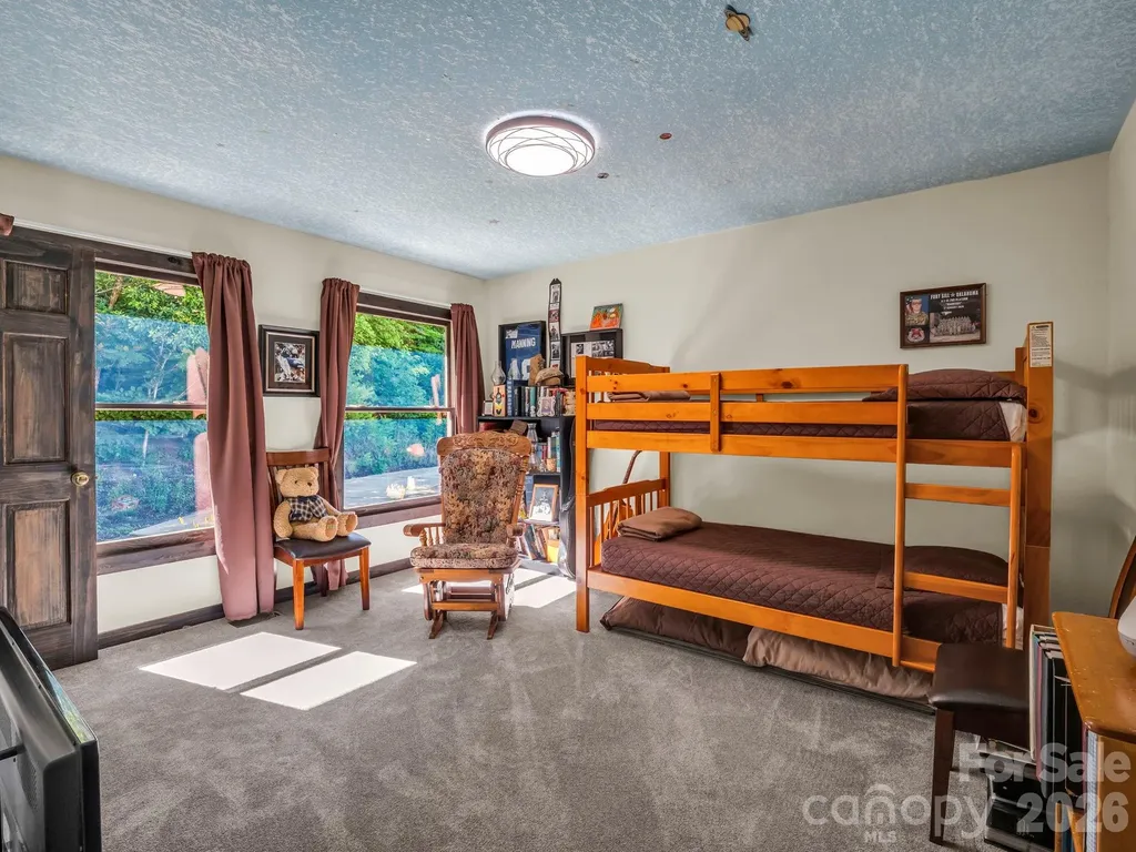 1025 Jeter Mountain Road Penrose NC 28766