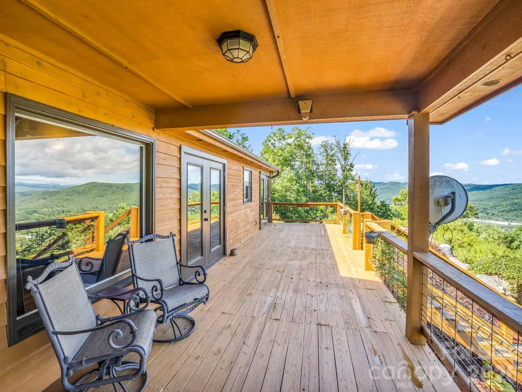 1025 Jeter Mountain Road Penrose NC 28766