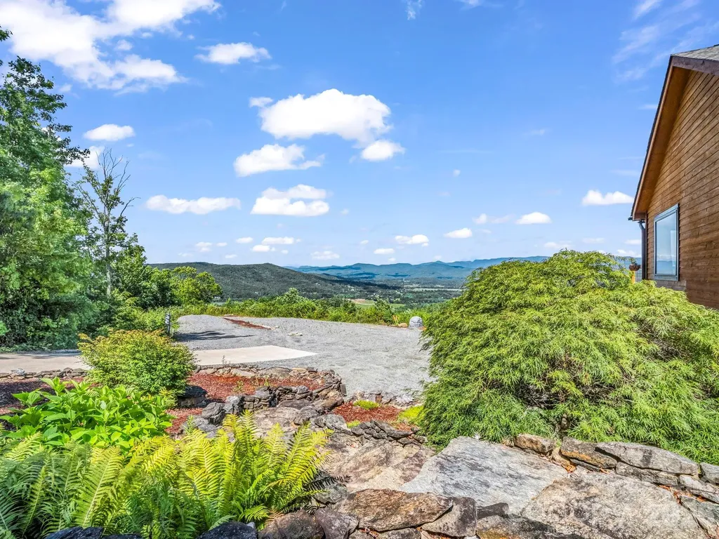 1025 Jeter Mountain Road Penrose NC 28766