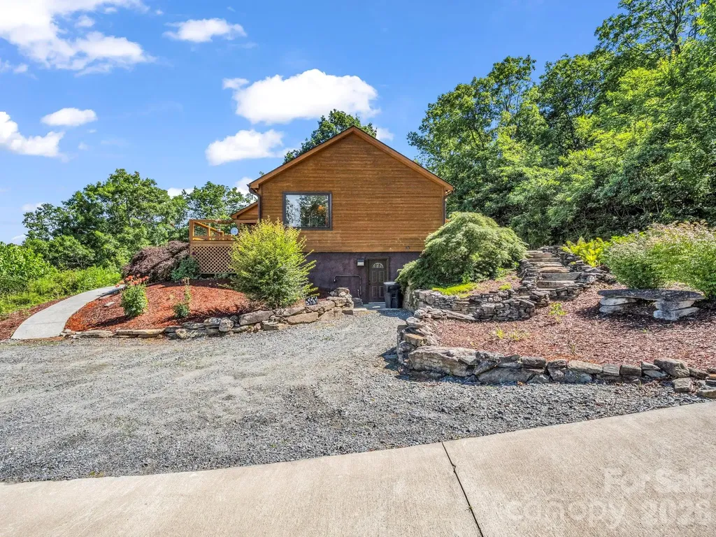 1025 Jeter Mountain Road Penrose NC 28766