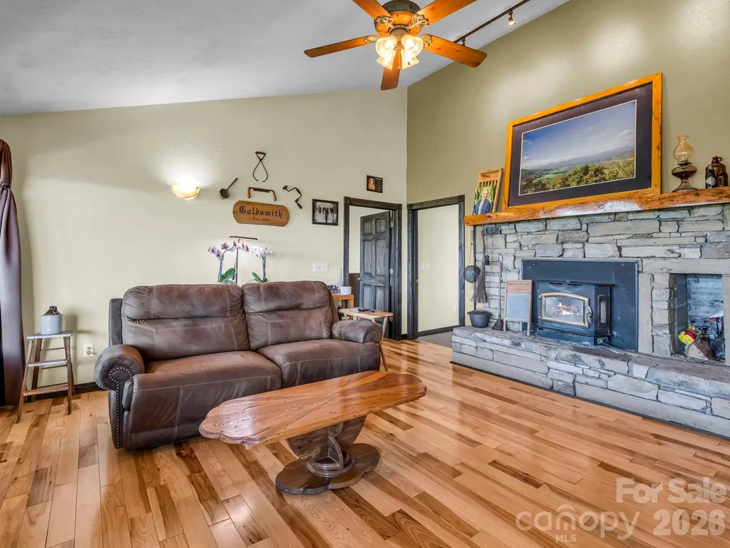 1025 Jeter Mountain Road Penrose NC 28766