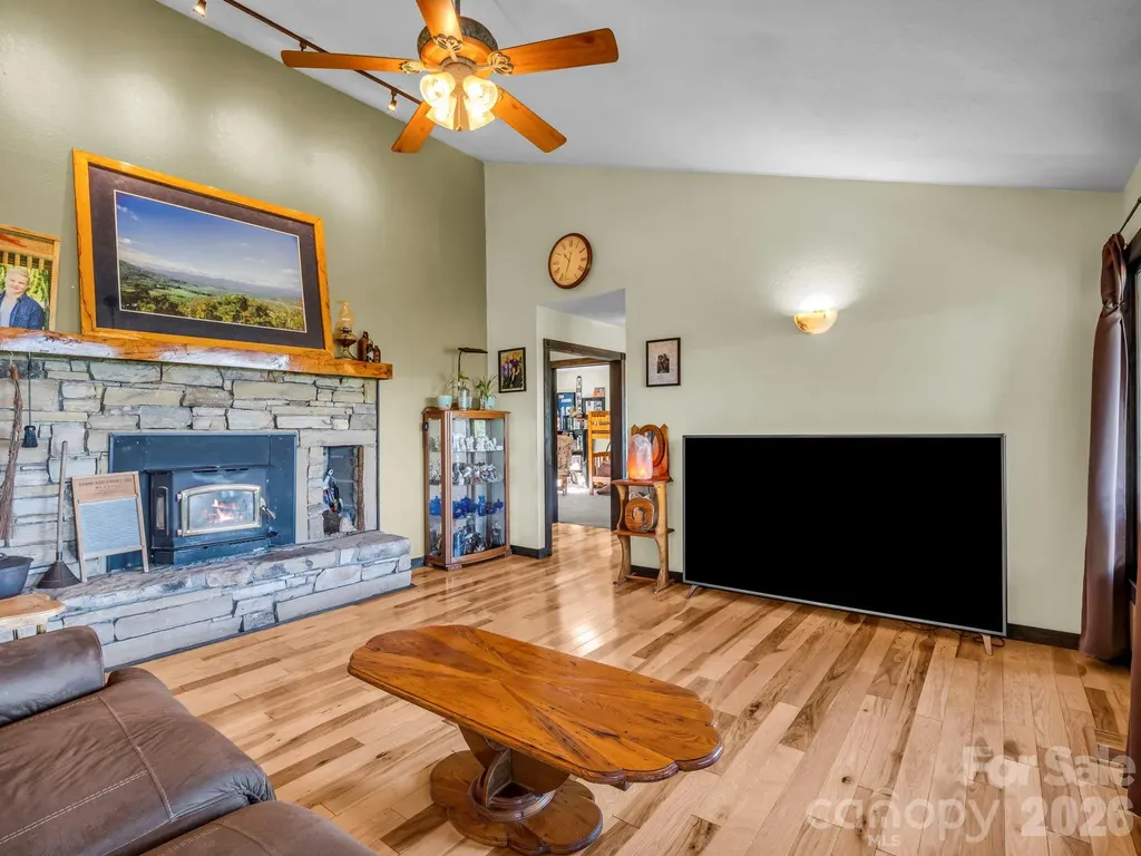 1025 Jeter Mountain Road Penrose NC 28766
