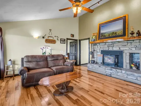 1025 Jeter Mountain Road Penrose NC 28766