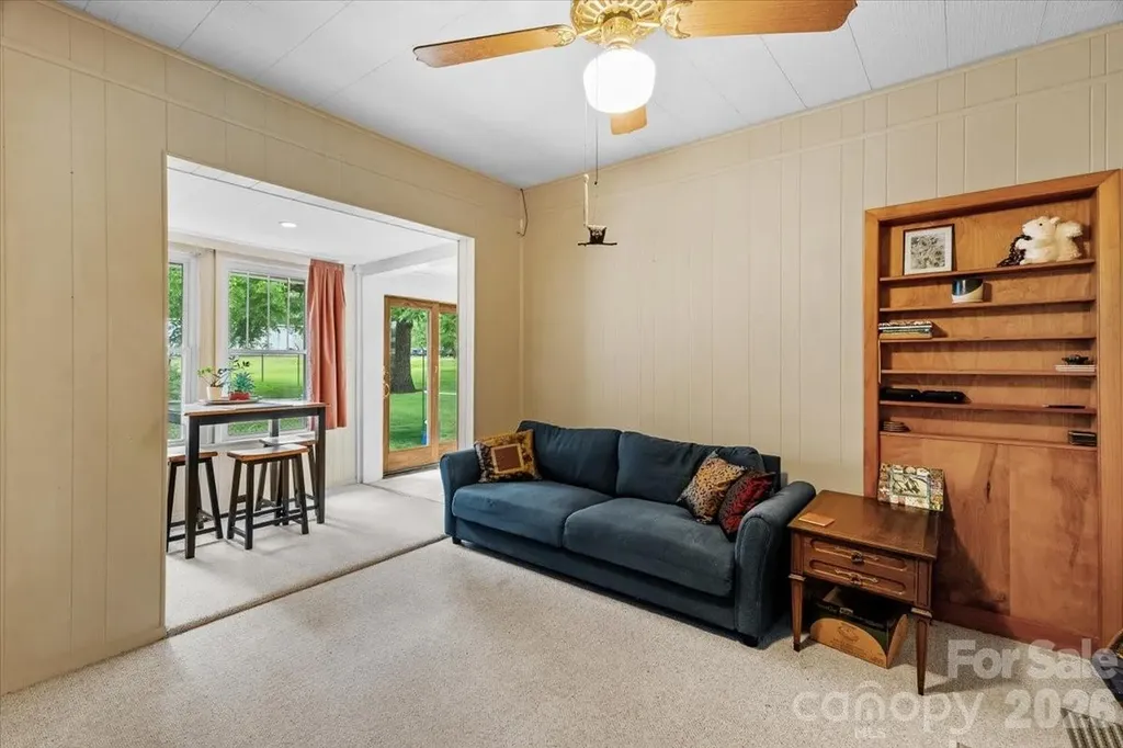 196 E French Broad Street Brevard NC 28712