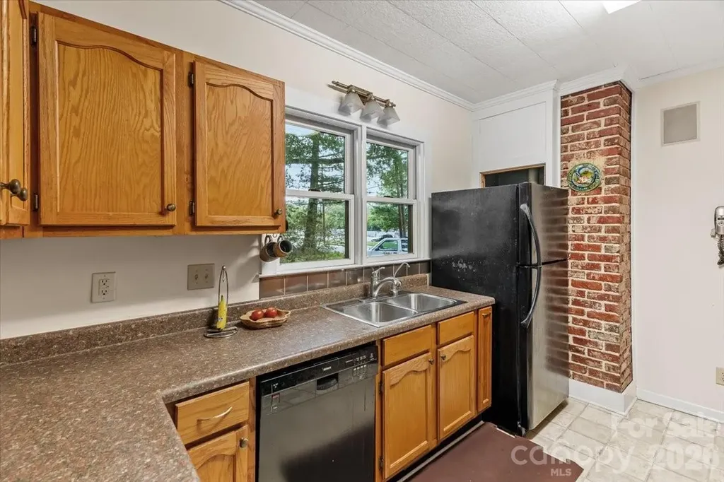 196 E French Broad Street Brevard NC 28712
