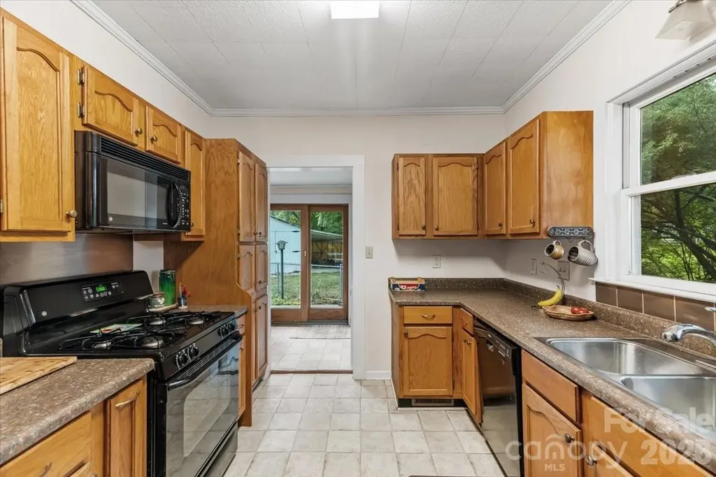196 E French Broad Street Brevard NC 28712