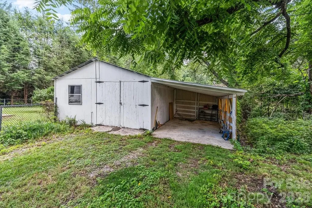 196 E French Broad Street Brevard NC 28712