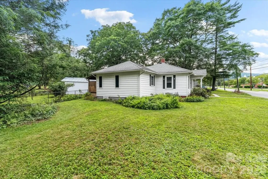 196 E French Broad Street Brevard NC 28712