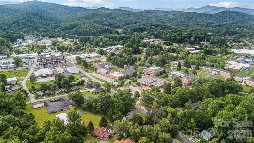 196 E French Broad Street Brevard NC 28712