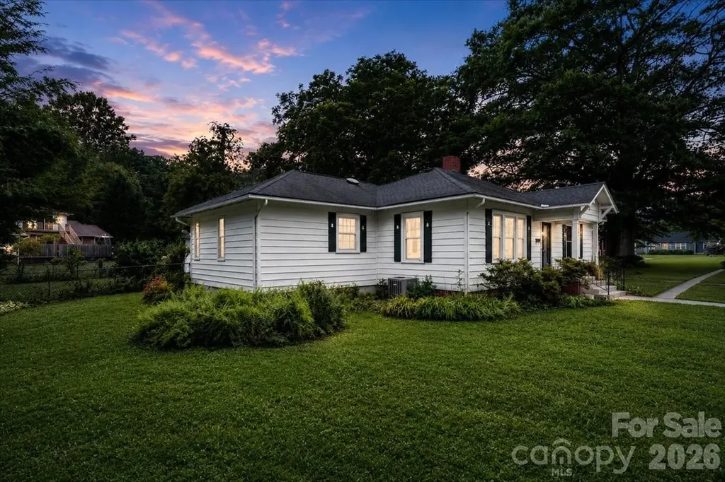 196 E French Broad Street Brevard NC 28712