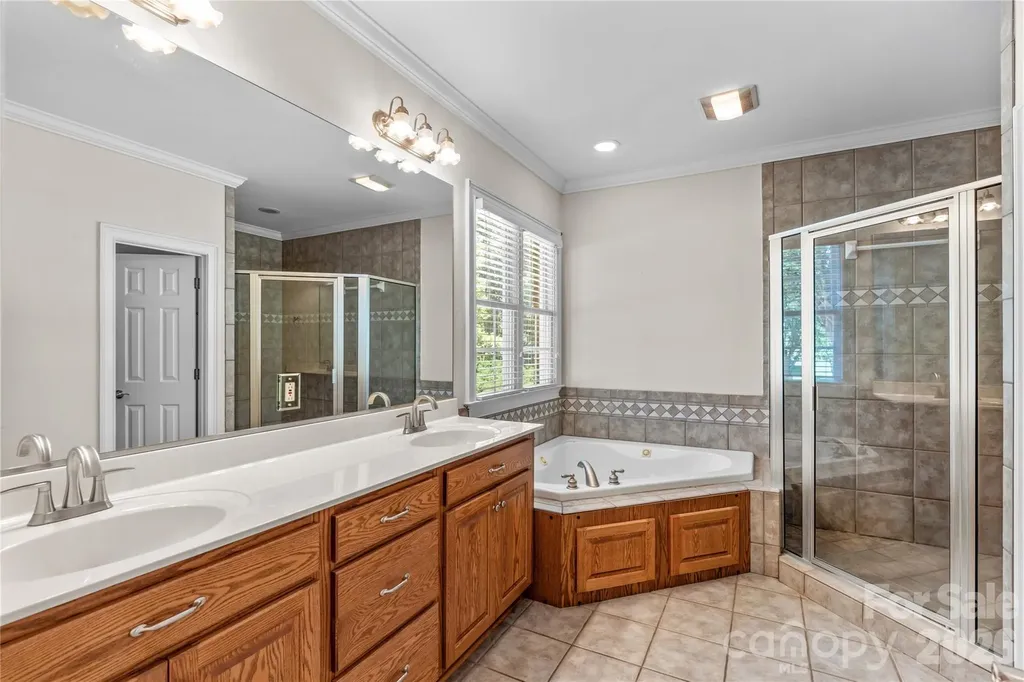 185 Upper Oak Drive Statesville NC 28625