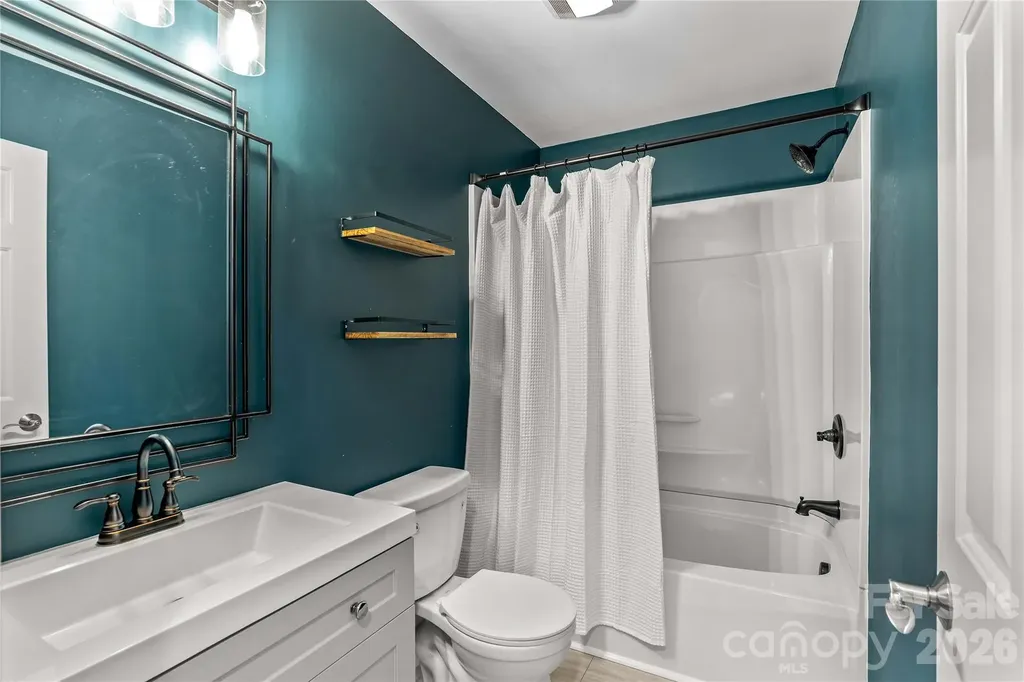 185 Upper Oak Drive Statesville NC 28625