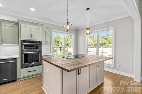 185 Upper Oak Drive Statesville NC 28625